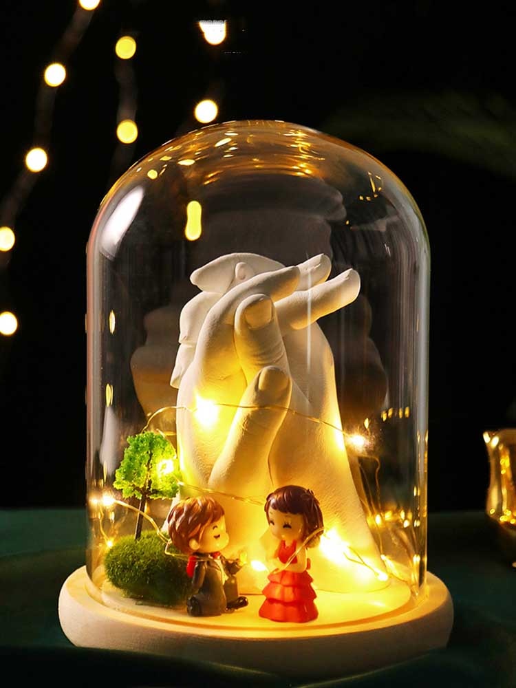 Doorstep Couple Casting Service: Turn your love into Art